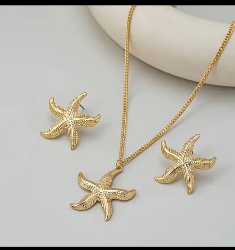Ensemble Élégant de Boucles d'Oreilles et Collier en Forme d'Étoile de Mer à la Mode - Trois Pièces