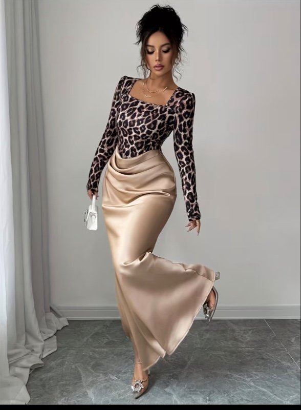 Robe Sirène en Satin Beige à Col Carré Imprimé Léopard