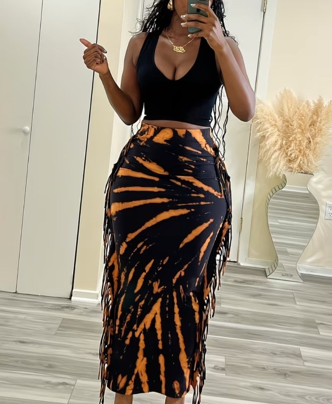 Ensemble élégant avec gilet et jupe à franges imprimée