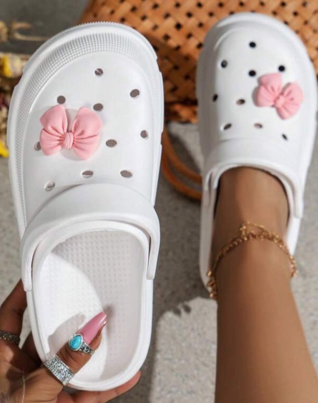 2025 Sandales plates perforées avec nœud papillon pour femmes