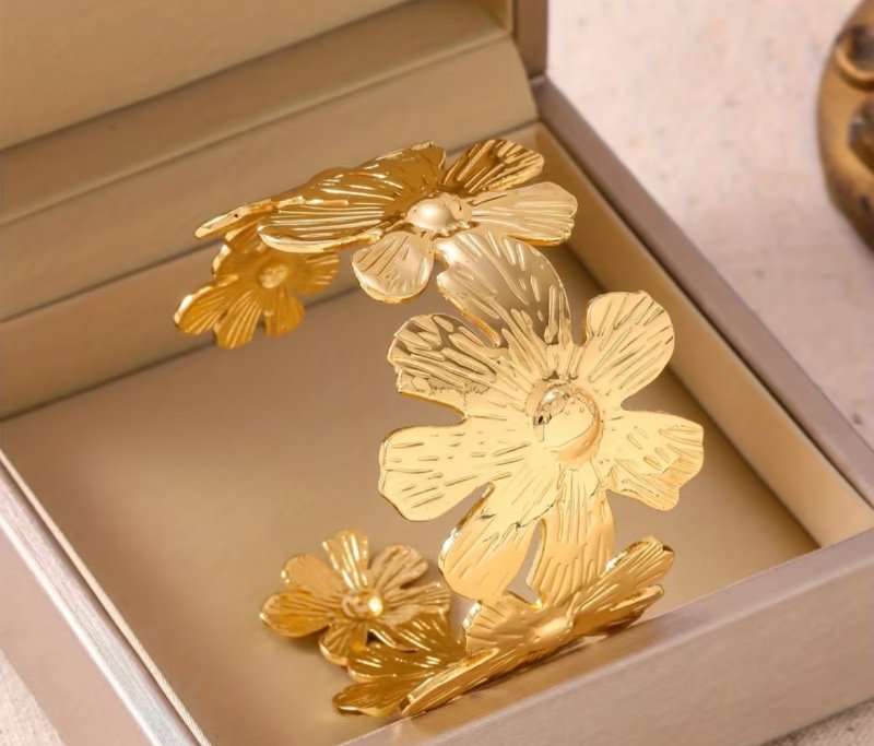 Bracelet manchette ouvert doré vintage