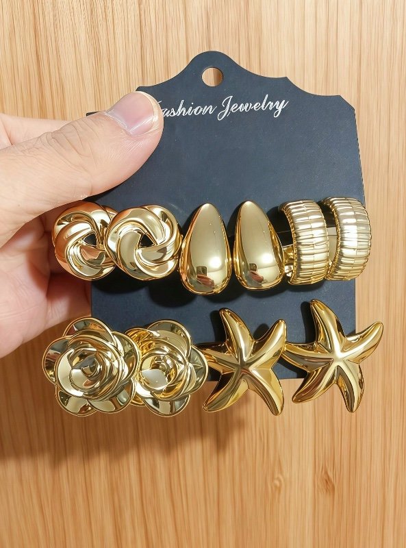Ensemble de 4 à 10 boucles d'oreilles tendance couleur or pour femme, en résine ABS hypoallergénique. Ce lot comprend des boucles d'oreilles pendantes élégantes en forme de goutte d'eau, des puces d'oreilles rondes ornées d'un nœud, ainsi que de délicats