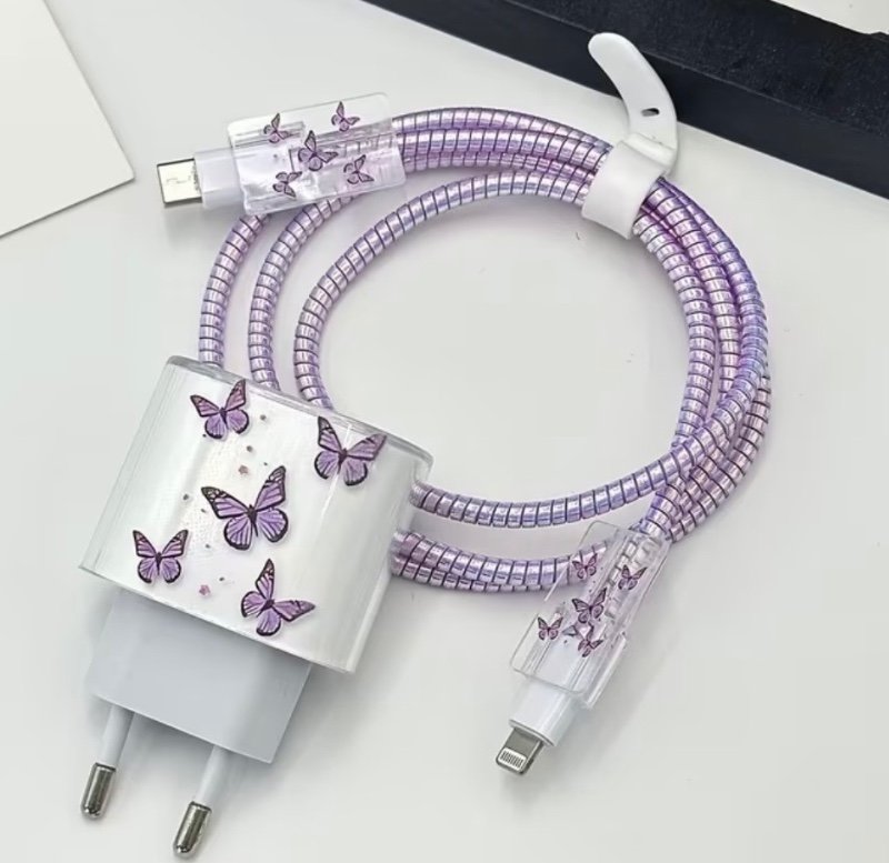 5 Papillons Violets, Convient pour Étui de Protection Chargeur Iphone14Promax, Étui de Protection Câble de Données, Tête de Charge Rapide 18/20W, Cadeau pour Petit Ami/Petite Amie