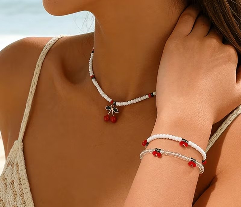 Ensemble de bijoux pour femmes, style été, 3 pièces, créatif, blanc, rouge, vert, perles de riz, collier avec pendentif cerise artificielle, bracelet, matériau en verre, vacances à la plage, collier et bracelet d'été