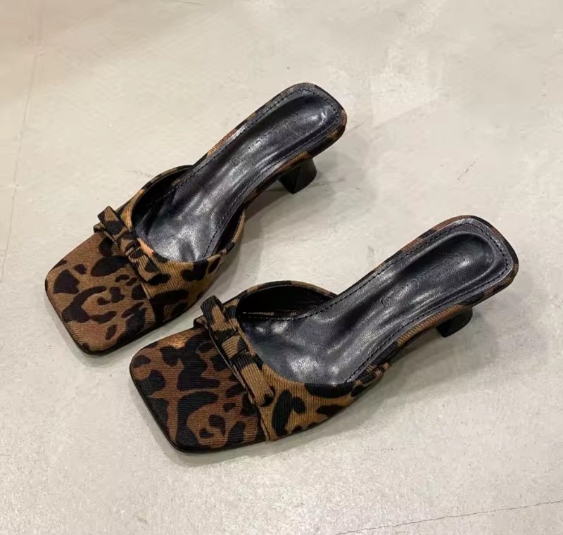Mules d'été élégantes à bout carré pour femme, motif léopard, avec nœud papillon, chaussures de vacances à talon bas