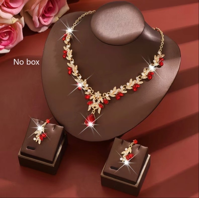 Ensemble de Mariage Élégant et Chic pour Femmes, Comprenant 1 Collier et 1 Paire de Boucles d'Oreilles, Design Fleur en Alliage Strass, Brillant et Gracieux, Adapté à Diverses Occasions : Fêtes, Mariages, Cérémonies, Bals, Tenues de Soirée et Accessoires