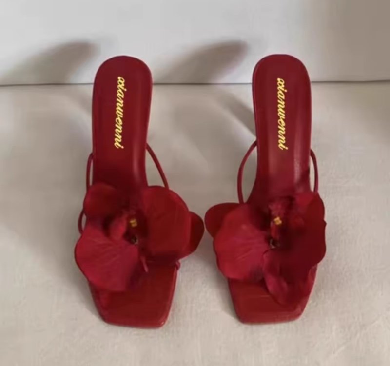 Chaussons pour femmes décontracté à la mode chaussures de haute qualité pour femmes peu profondes femmes sandales fleurs élégantes Design chaussons pour femmes