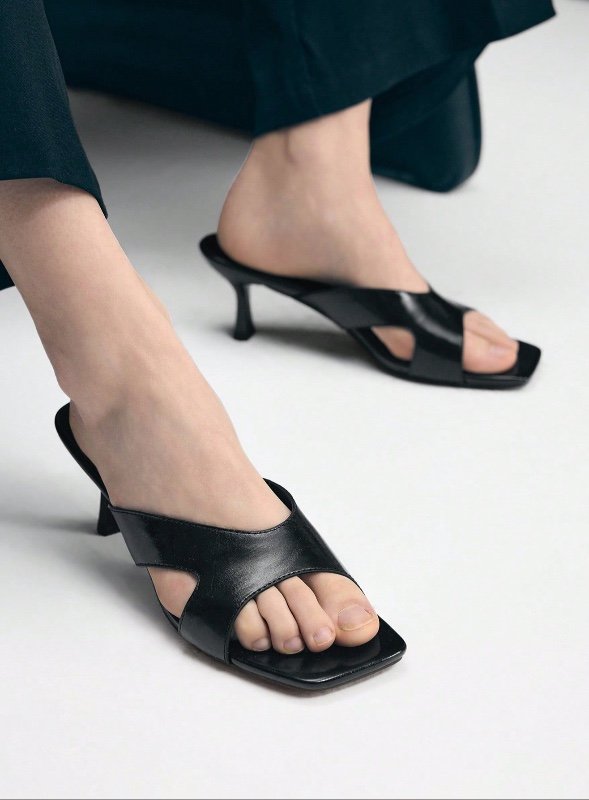 Sandales noires à talons pour femme Mnmlis – Bout carré et talon « kitten heel