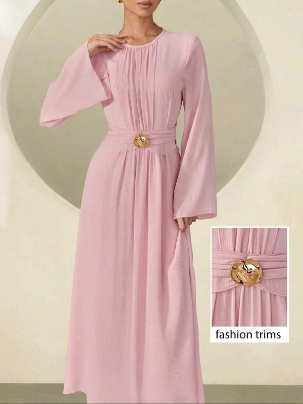 Robe longue élégante Graceveil rose poudré pour femme, avec encolure ronde, détails plissés et broche décorative – Idéale pour un dîner en automne
