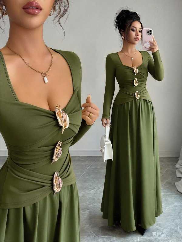 Robe élégante et tendance pour femme Elenzga avec détails métalliques