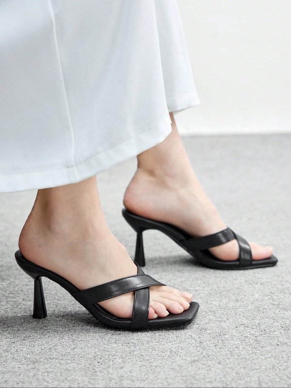 CUCCOO BIZCHIC – Mules noires à talons compensés, bout carré et brides croisées ; chaussures simples, élégantes et polyvalentes pour le travail, les trajets quotidiens et l'été.