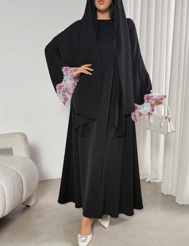 Robe noire pour femme de style arabe en patchwork de dentelle