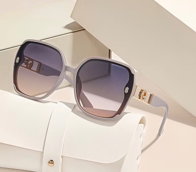 Charnières dorées luxueuses | Modèle unisexe au style décontracté. Lunettes de mode carrées oversize – Monture tendance en polycarbonate couleur crème ; parfaites pour les carnavals, les fêtes, les vacances et le quotidien.