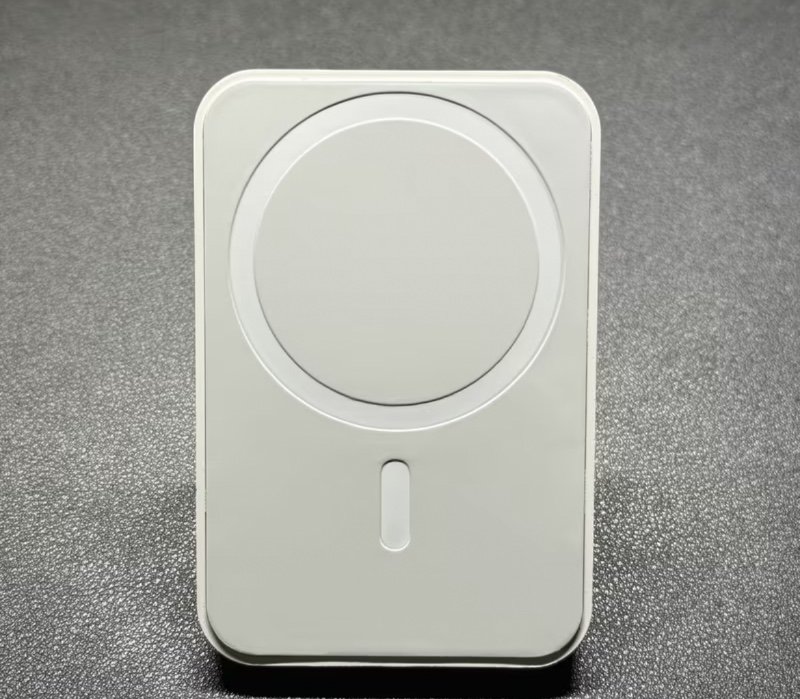 Support de charge sans fil magnétique pour voiture (15 W) – Charge rapide pour iPhone, support réglable, installation facile, sans batterie intégrée, câble USB-A vers USB-C inclus ; pratique, élégant et simple ; compatible avec les séries iPhone 12 à 17,