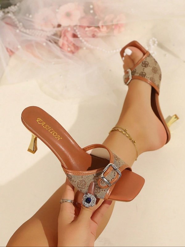 Mules à talons moyens pour femme avec motif monogramme vintage