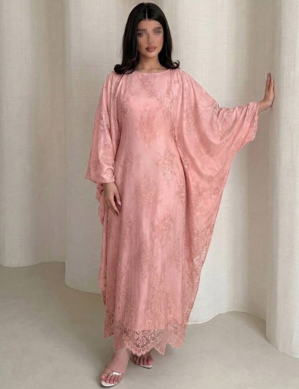 Yasmyna – Tunique turque et traditionnelle arabe pour femme : modèle long et évasé à manches longues, doté d'une doublure, d'une finition en dentelle élégante et d'un laçage à la taille.