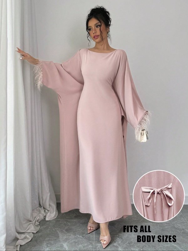 Rafferiza – Robe longue élégante ornée de plumes, idéale pour une fête d'anniversaire, une tenue d'invitée de mariage ou la saison automnale.