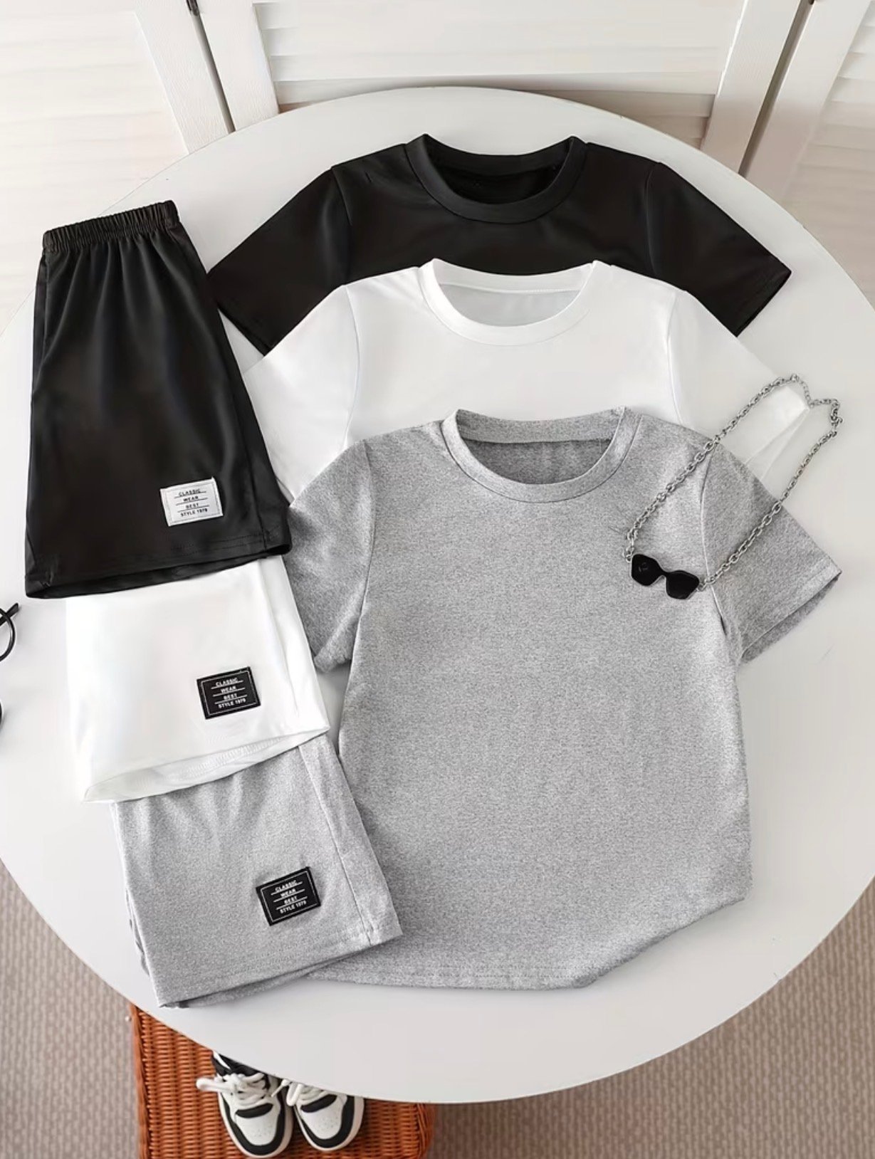 Noir blanc gris
